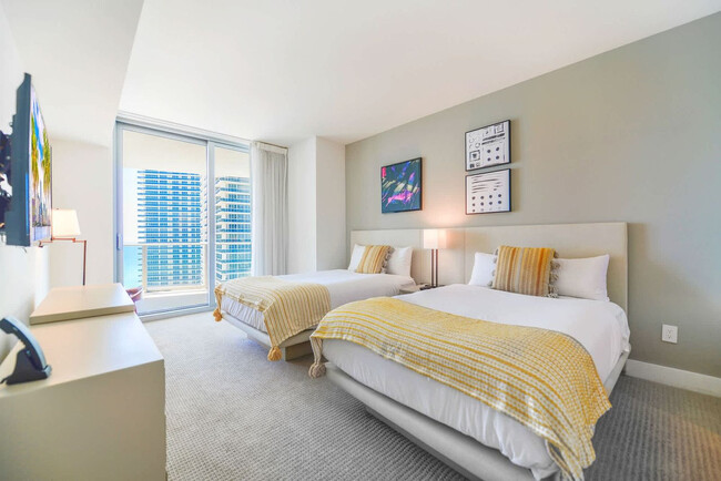 Building Photo - 4111 S Ocean Dr