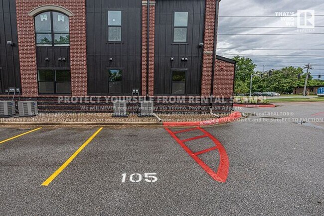 Building Photo - 1115 N Leverett Ave