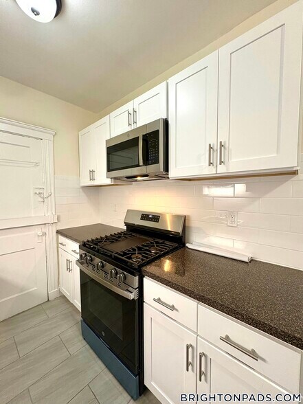 Building Photo - 131 Washington St