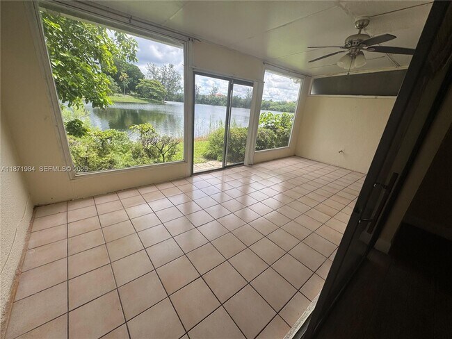 Building Photo - 6521 Racquet Club Dr