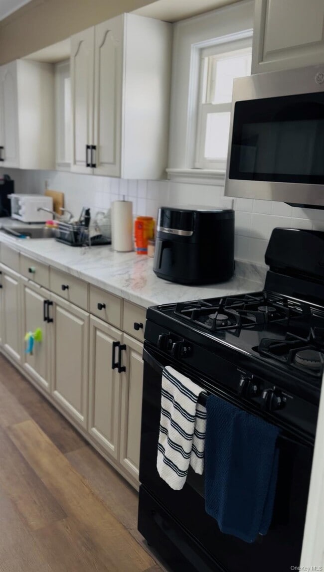 Building Photo - 31 Ireland Pl