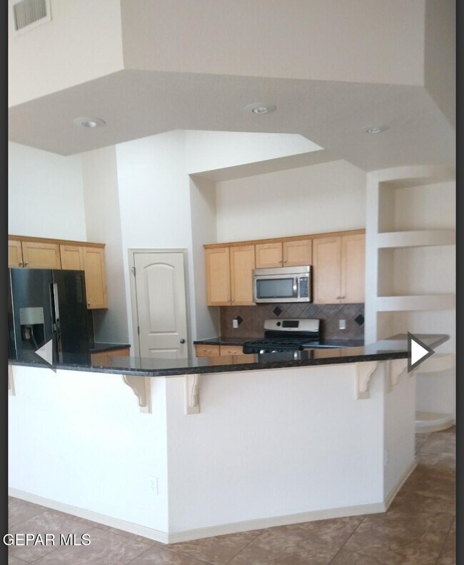 Building Photo - 6700 Cabana Del Sol Dr