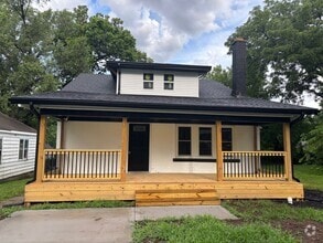 Building Photo - Beautifully Renovated 6 Bedroom, 2 Bathroo...