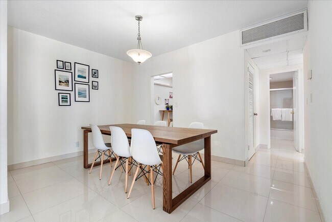 Building Photo - 3901 S Ocean Dr