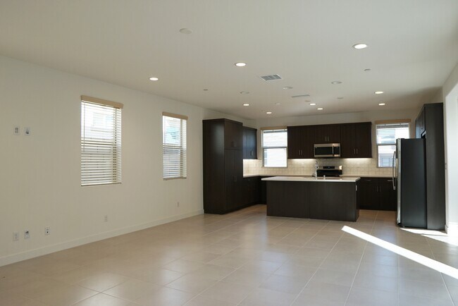 Building Photo - 74371 Nichols Dr