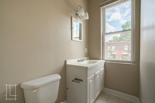 Building Photo - 2487-2491 Summit St.