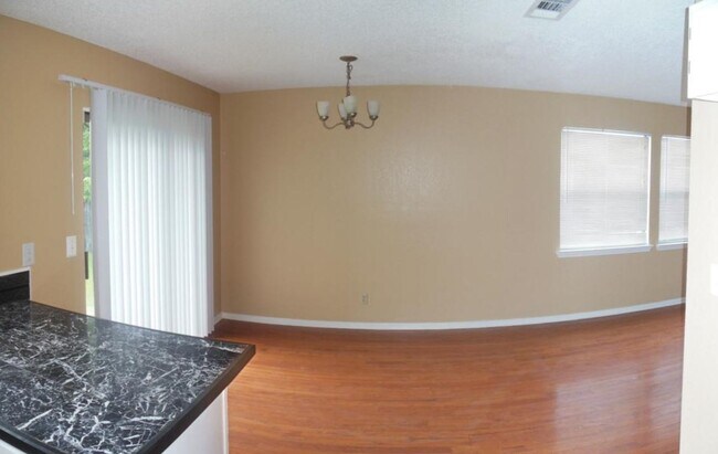 Building Photo - 1611 West Ln