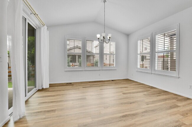 Building Photo - $4,600 - Spacious 5-Bed, 3.5 bath Home wit...