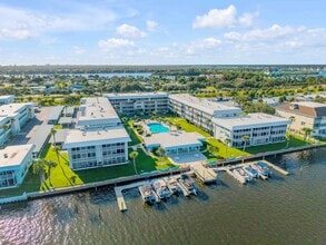 Building Photo - New Smyrna Fully Furnished 2BD/2BA Beach Condo in Waterfront Community!