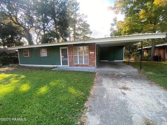 Building Photo - 719 Bluebell St