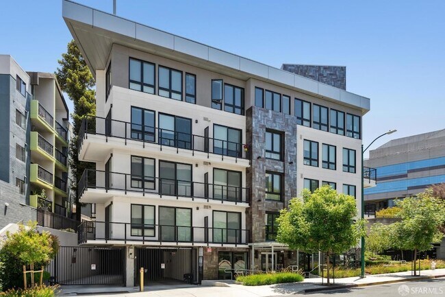 Building Photo - 1605 Riviera Ave