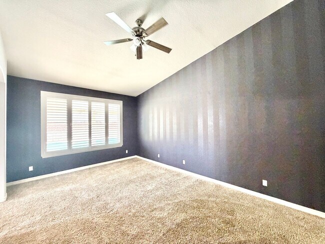Building Photo - Move-In Ready 3 Bedroom 2 Bathroom Hemet Pool Home with Solar