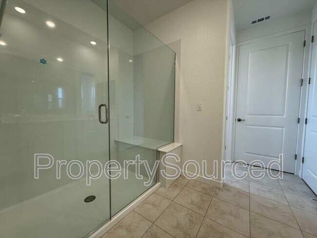 Building Photo - 1753 Lacey Ave