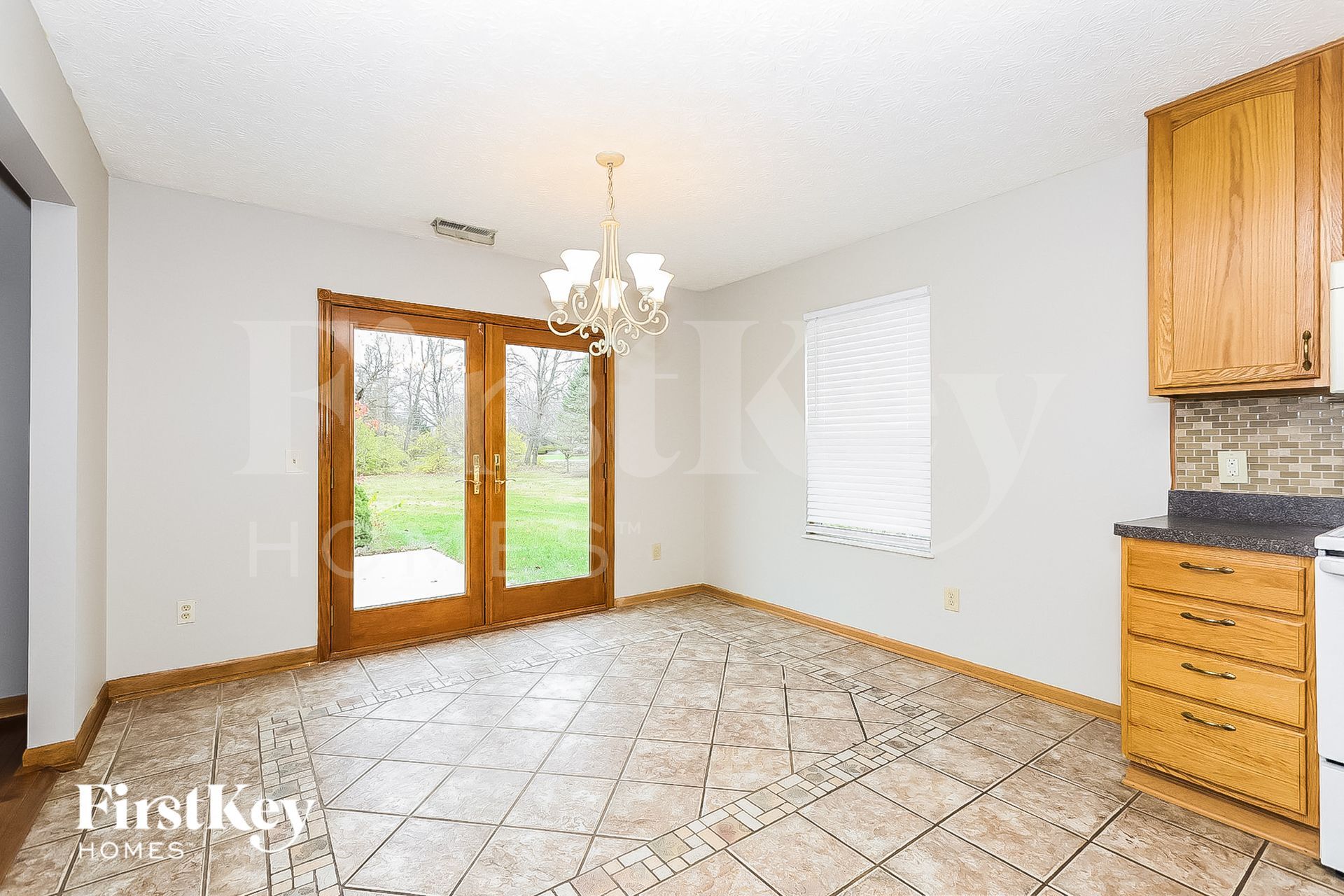 Building Photo - 3053 Kings Realm Ave