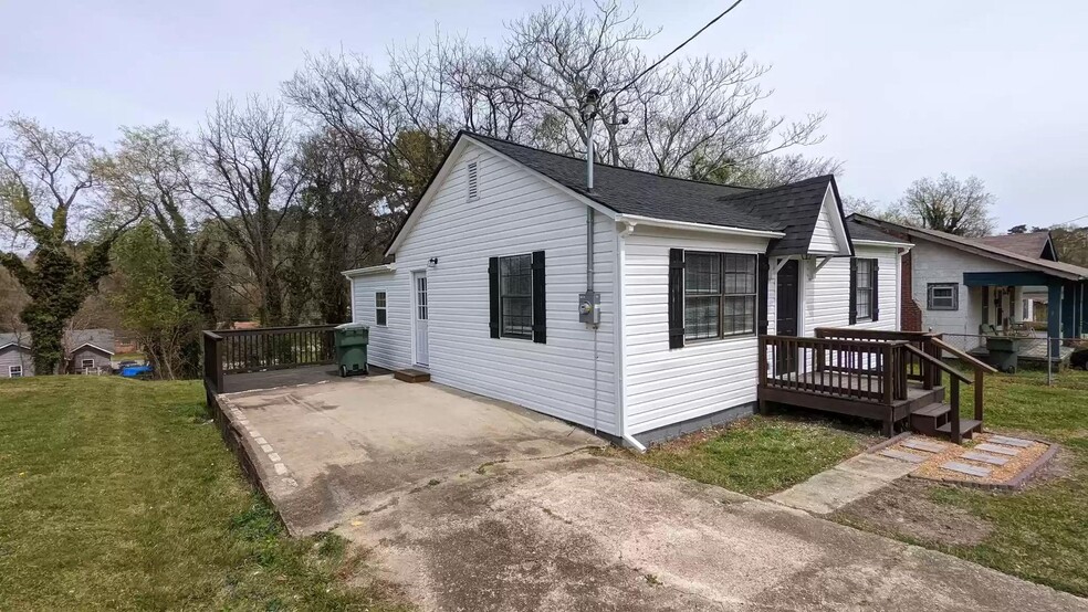 Building Photo - 611 Shannon Ave