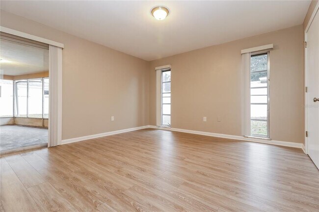 Building Photo - 1352 Ranchwood Dr