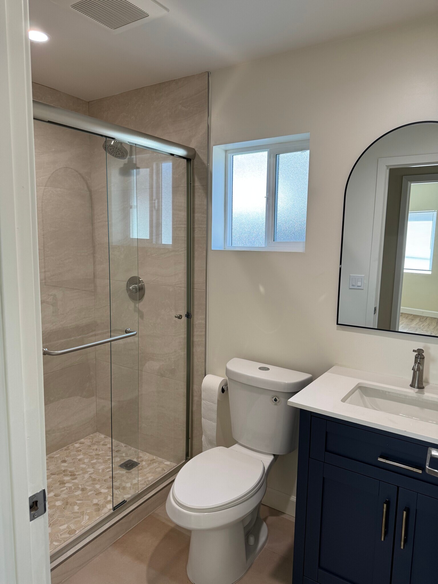 2 nd bathroom - 643 N Fairview St