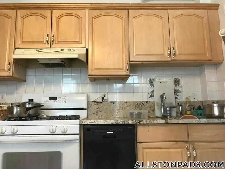 Building Photo - 97 Franklin St