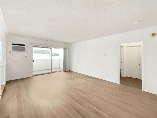 Building Photo - 960 Larrabee St