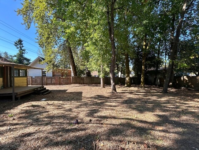 Building Photo - Serene 2 Bed, 1 Bath Home
