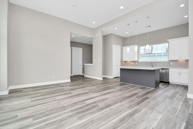 Building Photo - 2903 Sherwood Grn Ln