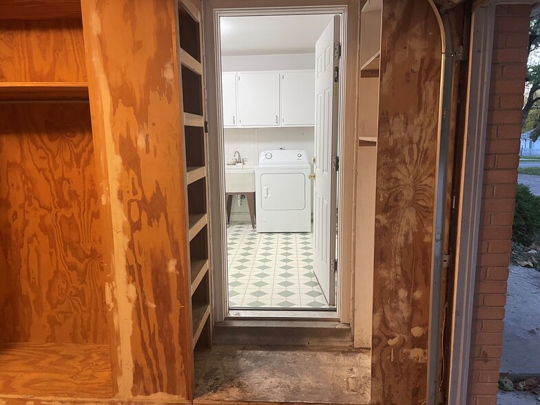 Building Photo - 111 S Lorraine Rd