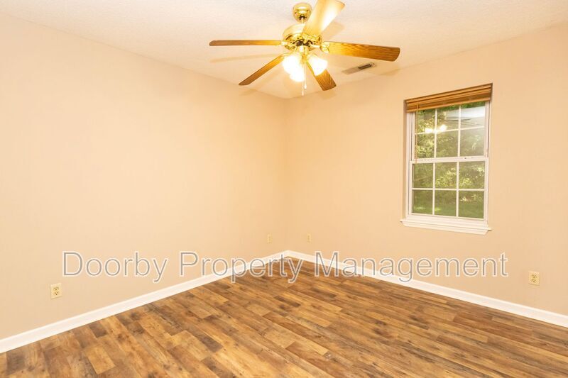 Building Photo - 6330 Harrison Ooltewah Rd