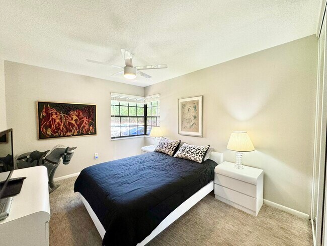 Building Photo - 5135 Floria Dr