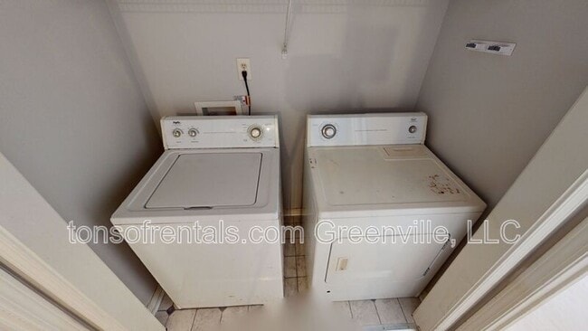 Building Photo - 33 Retriever Ln