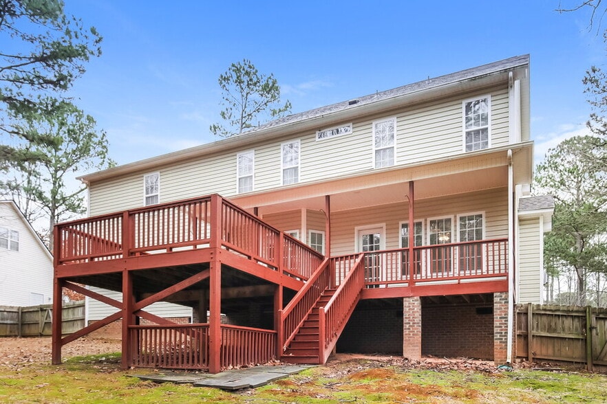 Building Photo - 235 Manchester Trail