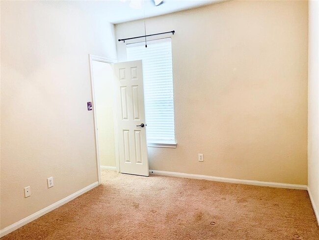 Building Photo - 2738 Quail Dove Ln