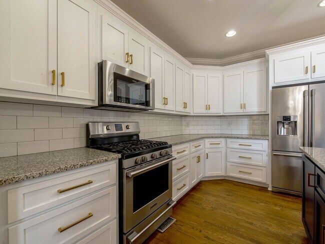 Building Photo - Take a look at this stunning Cotswold dream home.