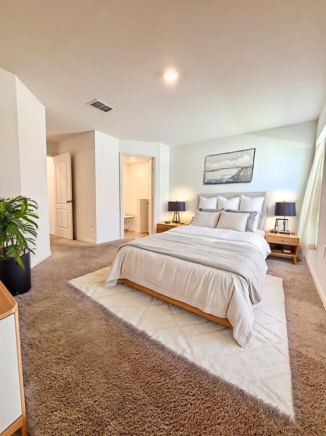 Building Photo - Your Dundee 4Beds/2Baths dream home – conv...