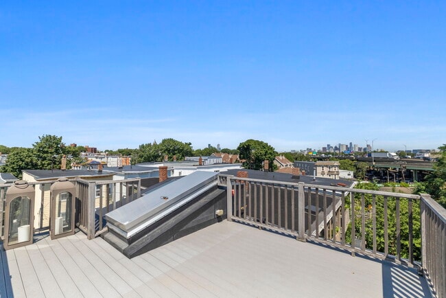Building Photo - 10R Spring Garden St