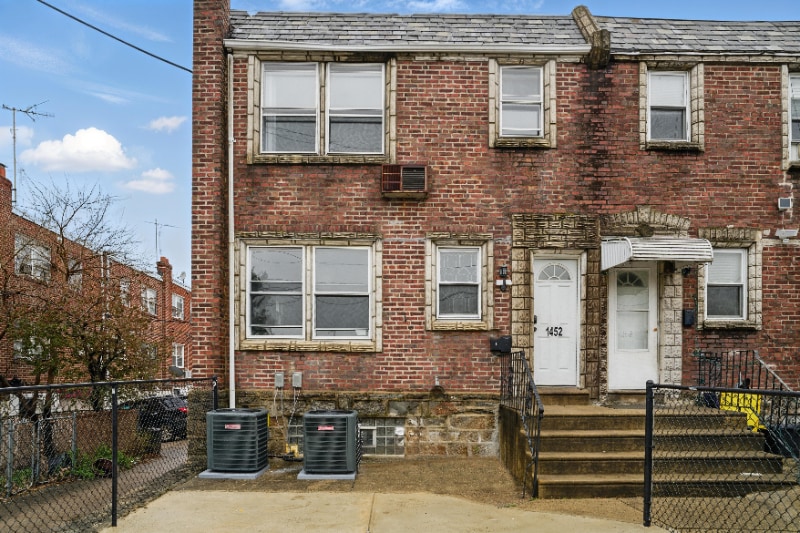 Building Photo - 1452 Hellerman St