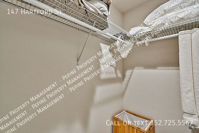 Building Photo - 147 Hartford St