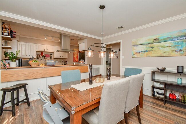 Building Photo - 2600 Nantucket Dr