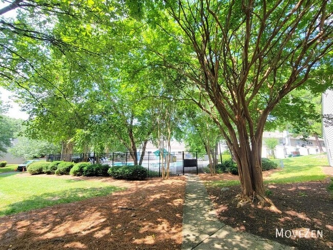 Building Photo - 3017 Summercroft Ln