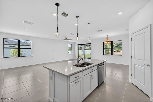 Building Photo - 24844 Surf Hvn Ln