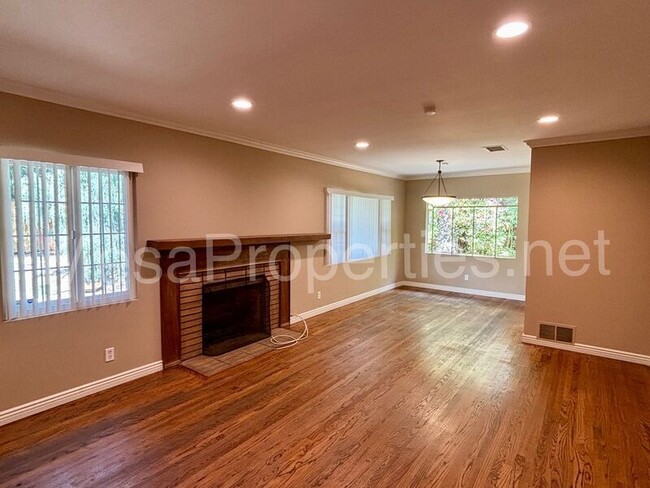 Building Photo - 1480 N Mills Ave