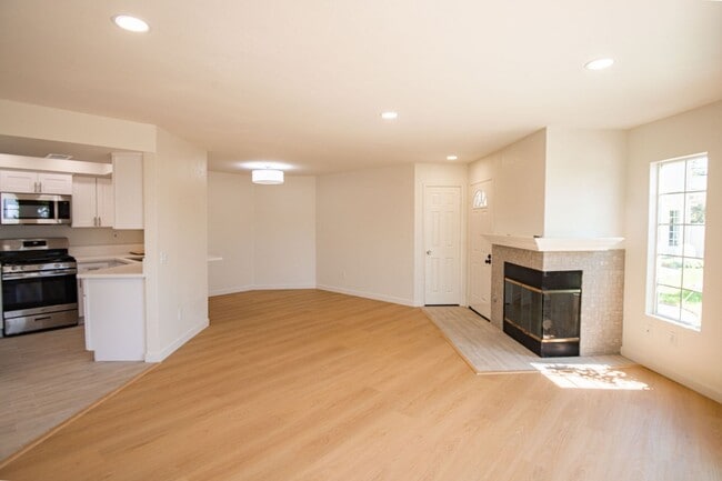 Building Photo - Newly Renovated Anaheim Hills 2 bedroom wi...