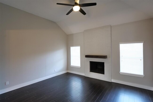 Building Photo - 5302 Prairie Creek Dr
