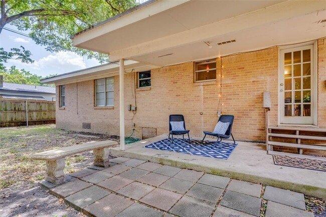 Building Photo - 7709 Woodrow Ave