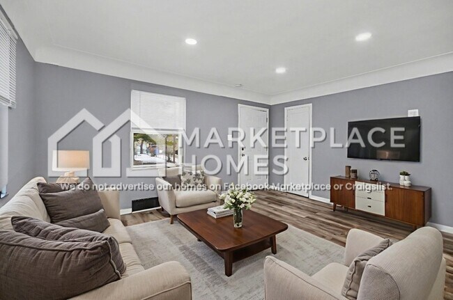 Building Photo - 12444 Sarsfield Ave