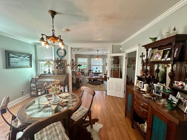 Building Photo - Completely Remodeled, Charming Victorian i...