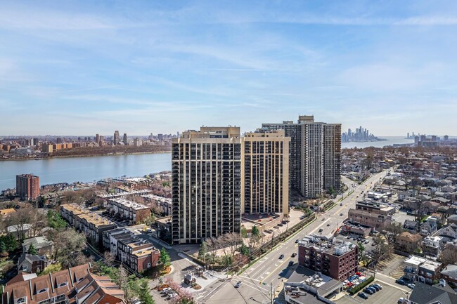 Building Photo - 800 Palisade Ave