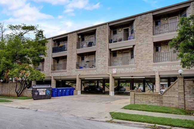 Building Photo - 3316 Guadalupe St