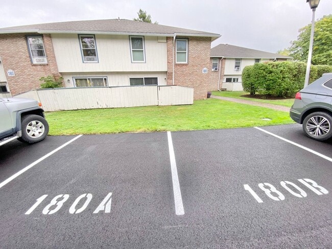 Building Photo - 180 Ledgewood Cir