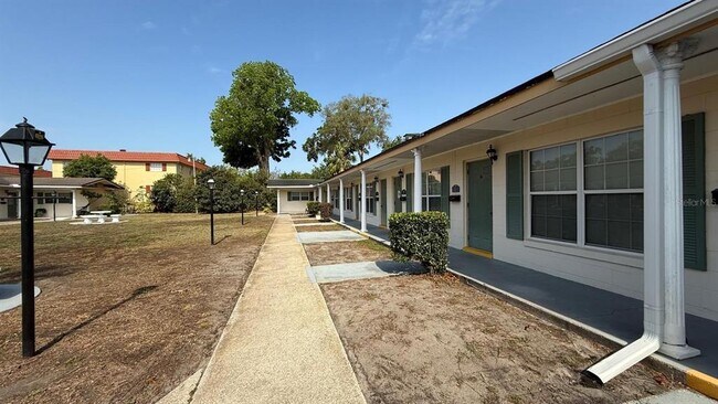 Building Photo - 107 Perkins St