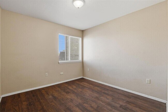 Building Photo - 1628 Claudia Dr